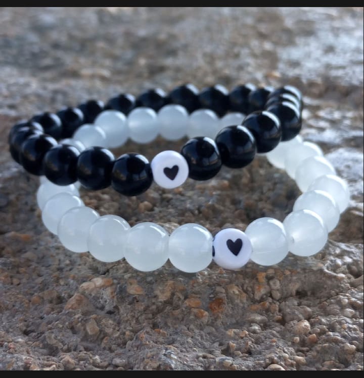 Heart beads bracelets, available in all colors